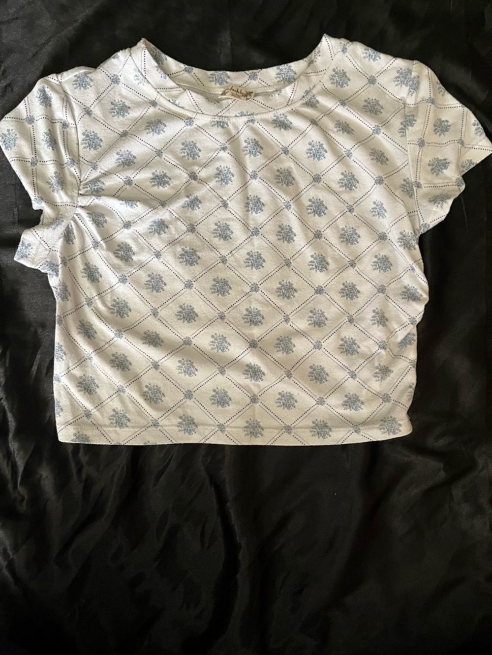 Women's White Floral Print Short Sleeve Top